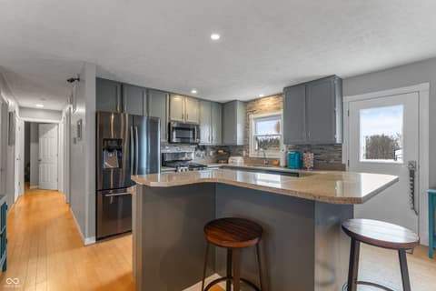 Photo of 17975 E County Road 365 N, Hope, IN