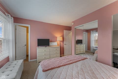 Photo of 17975 E County Road 365 N, Hope, IN