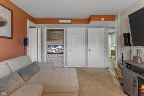 Photo of 17975 E County Road 365 N, Hope, IN