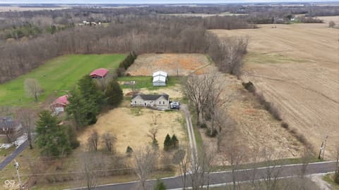 Photo of 17975 E County Road 365 N, Hope, IN