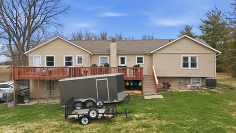 Photo of 17975 E County Road 365 N, Hope, IN