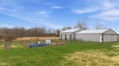 Photo of 17975 E County Road 365 N, Hope, IN