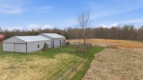 Photo of 17975 E County Road 365 N, Hope, IN