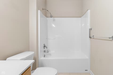 Photo of 5079 Bally Bunion Drive, Avon, IN