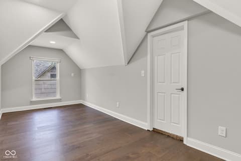 Loft — 257 N Tacoma Avenue, Indianapolis, IN