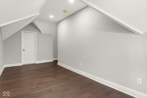 Loft — 257 N Tacoma Avenue, Indianapolis, IN