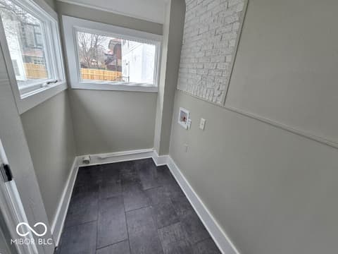 Laundry room at 3848 Washington Boulevard, Indianapolis, IN