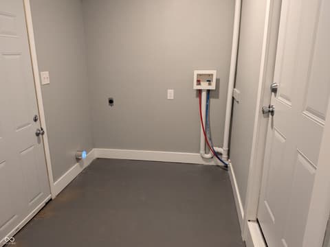 Laundry room at 3432 Hamilton Place, Anderson, IN