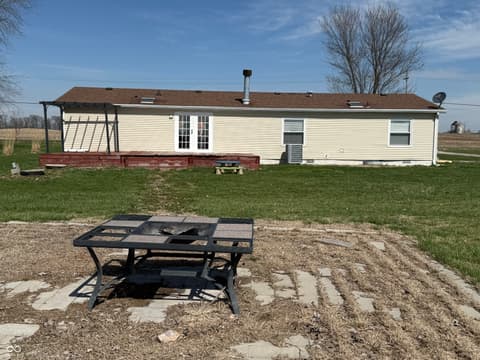 Photo of 16115 E 300 S, Elizabethtown, IN