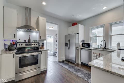 Photo of 818 Parkway Avenue, Indianapolis, IN