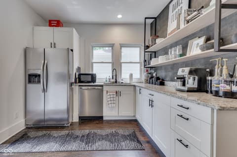 Photo of 818 Parkway Avenue, Indianapolis, IN