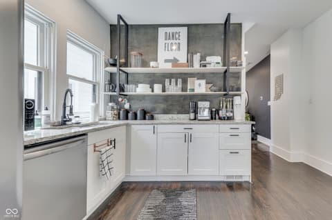 Photo of 818 Parkway Avenue, Indianapolis, IN