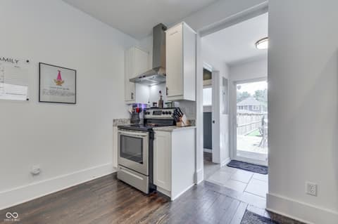 Photo of 818 Parkway Avenue, Indianapolis, IN