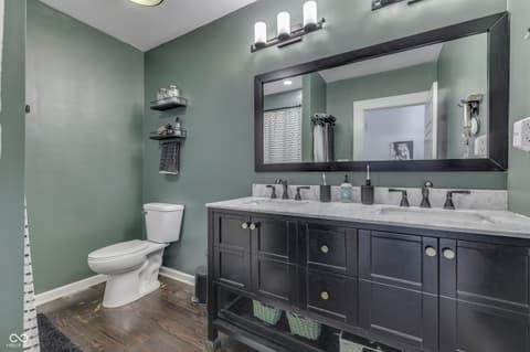 Photo of 818 Parkway Avenue, Indianapolis, IN