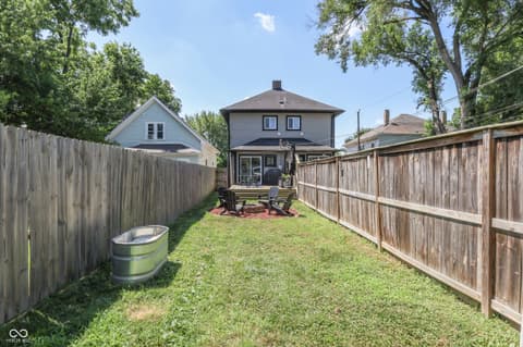 Photo of 818 Parkway Avenue, Indianapolis, IN