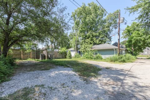 Photo of 818 Parkway Avenue, Indianapolis, IN