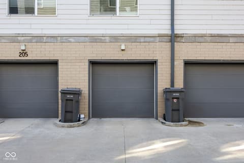 Garage at 727 N Illinois Street, Indianapolis, IN