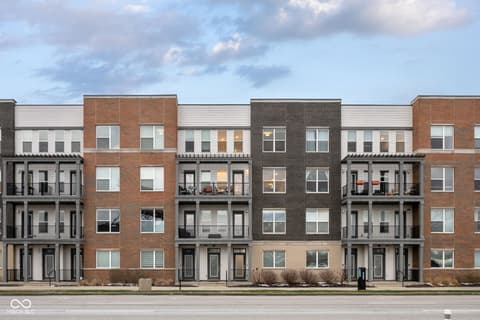 Front exterior at 727 N Illinois Street, Indianapolis, IN