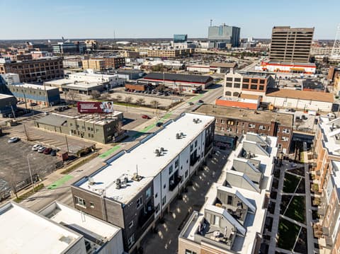Aerial view at 727 N Illinois Street, Indianapolis, IN