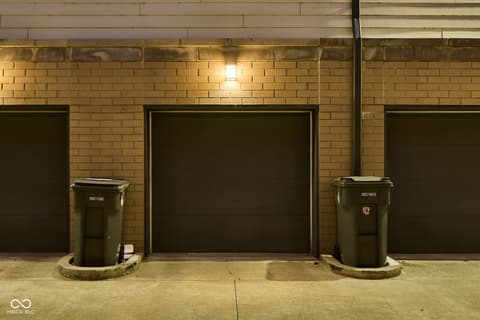 Garage at 727 N Illinois Street, Indianapolis, IN