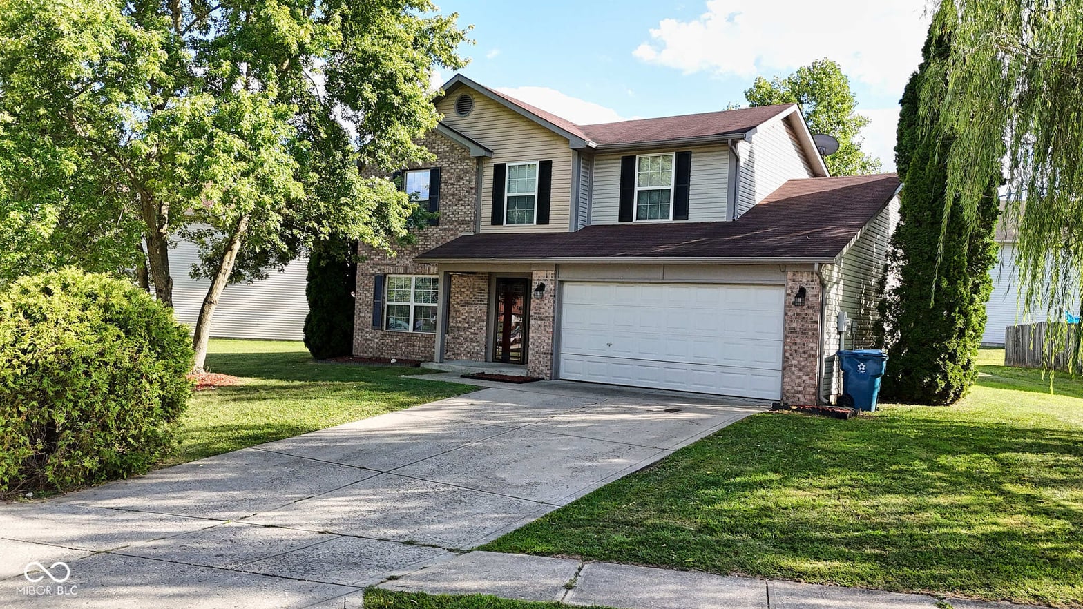 Front exterior at 4609 Oakforge Drive, Indianapolis, IN