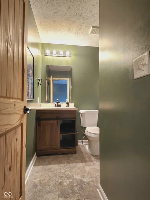 Photo of 1606 Huntzinger Boulevard, Pendleton, IN