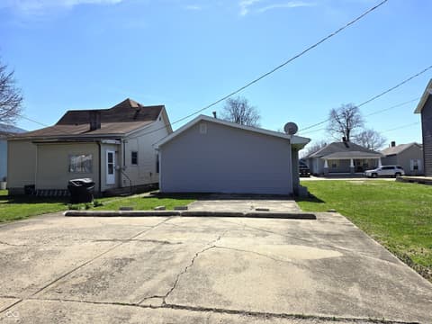 Photo of 116 E South Street, Shelbyville, IN