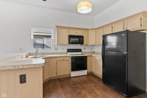 Photo of 7818 Chesapeake Drive W, Indianapolis, IN