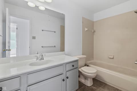 Photo of 7818 Chesapeake Drive W, Indianapolis, IN
