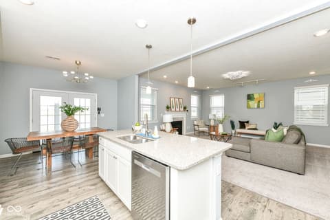 Photo of 5817 Flat Hill Drive, Indianapolis, IN