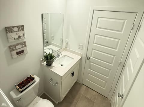 Primary bathroom at 876 Garrow Drive, Westfield, IN