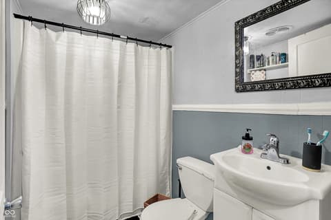 Photo of 2815 S Roena Street, Indianapolis, IN