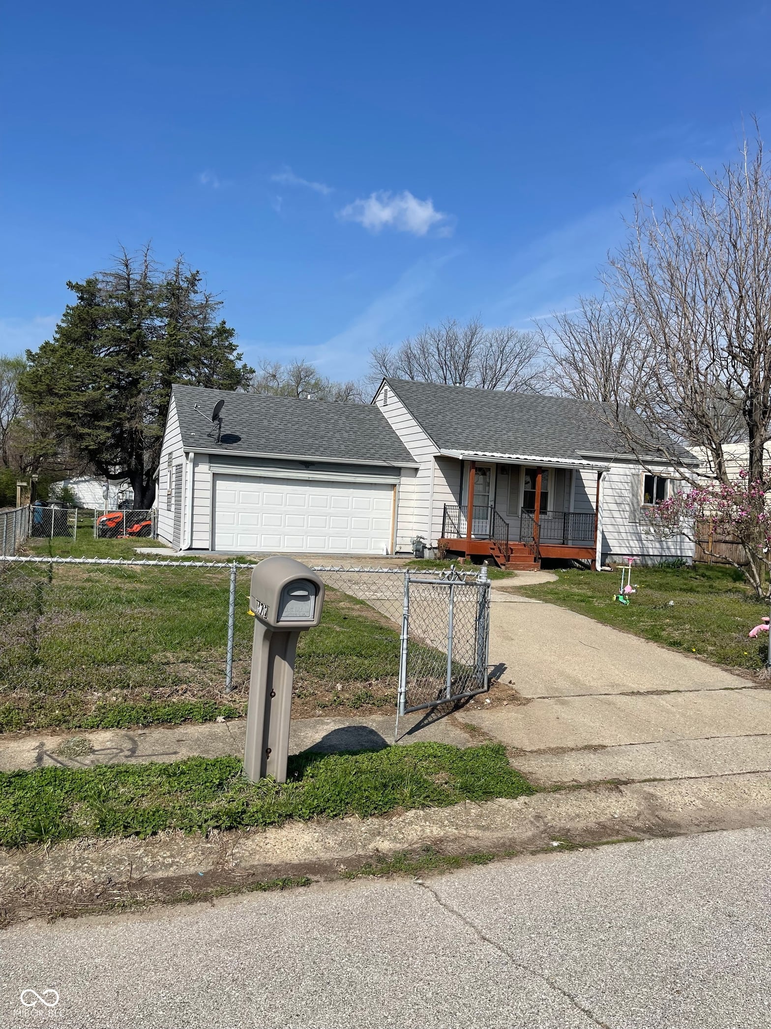 Photo of 1722 S Goodlet Avenue, Indianapolis, IN