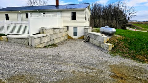 Photo of 2973 N 1250 W, Deputy, IN