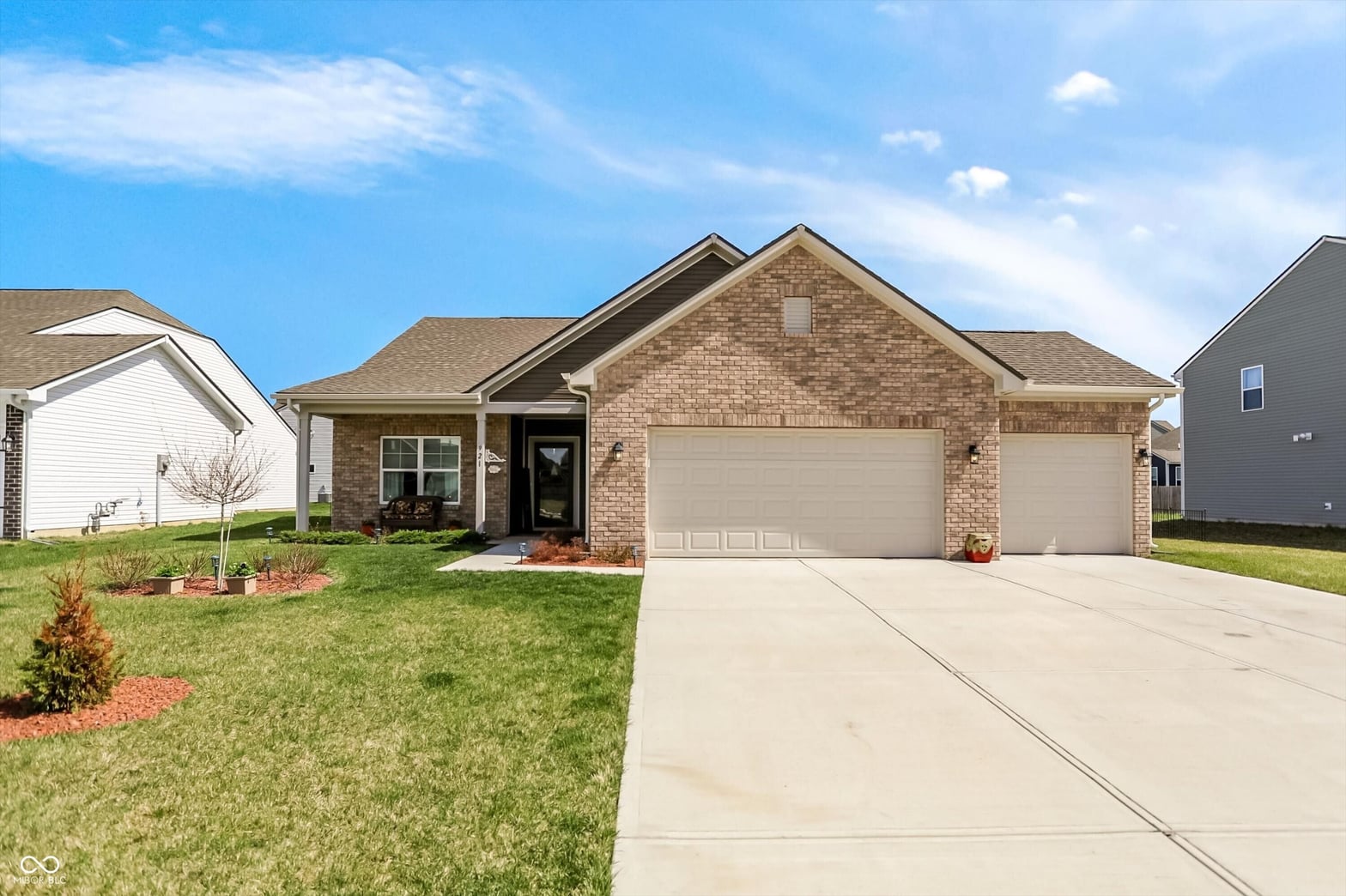 Photo of 921 Sagittarius Avenue, Franklin, IN