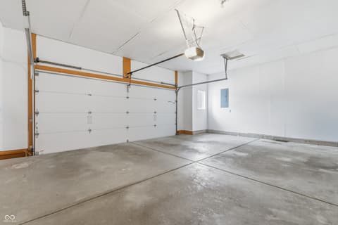 Garage at 3450 Millbrae Drive, Carmel, IN