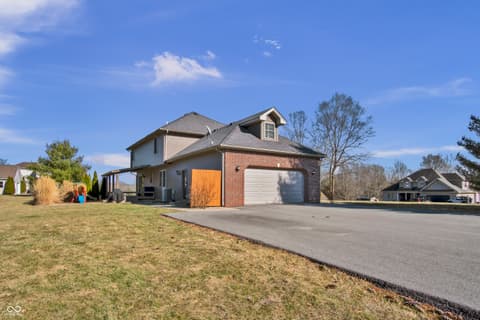 Photo of 560 Woodridge, North Vernon, IN