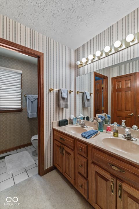 Photo of 10373 Quiet Way, Indianapolis, IN