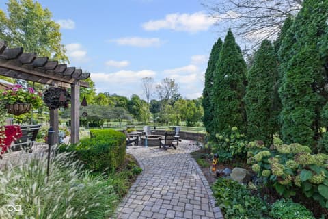 Photo of 10373 Quiet Way, Indianapolis, IN