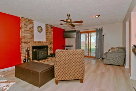 Living room at 2430 E Us Highway 136, Pittsboro, IN