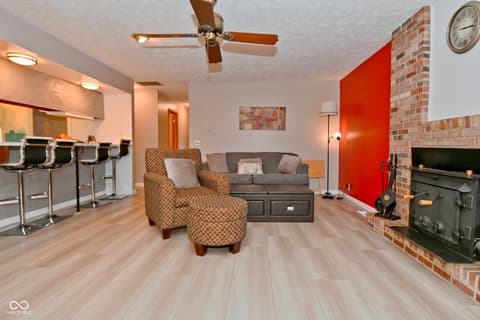Living room at 2430 E Us Highway 136, Pittsboro, IN