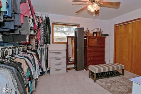 Walk In Closets — 2430 E Us Highway 136, Pittsboro, IN