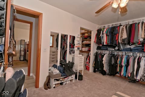 Walk In Closets — 2430 E Us Highway 136, Pittsboro, IN