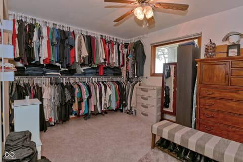 Walk In Closets — 2430 E Us Highway 136, Pittsboro, IN