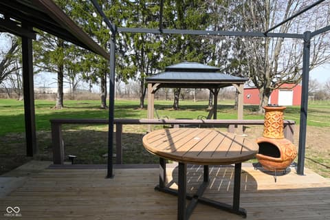 Outdoor living area at 2430 E Us Highway 136, Pittsboro, IN
