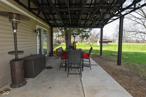 Outdoor living area at 2430 E Us Highway 136, Pittsboro, IN
