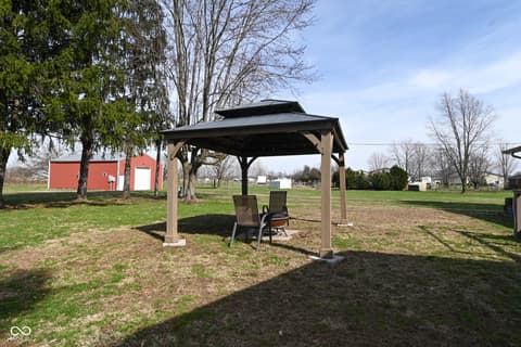 Yard at 2430 E Us Highway 136, Pittsboro, IN