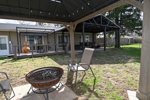 Yard at 2430 E Us Highway 136, Pittsboro, IN