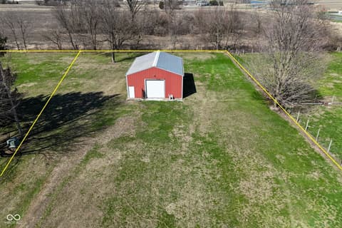 Yard at 2430 E Us Highway 136, Pittsboro, IN
