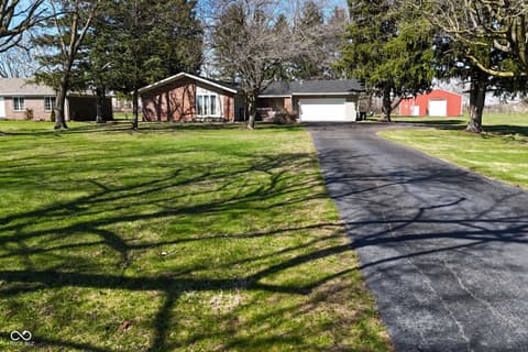 Front exterior at 2430 E Us Highway 136, Pittsboro, IN